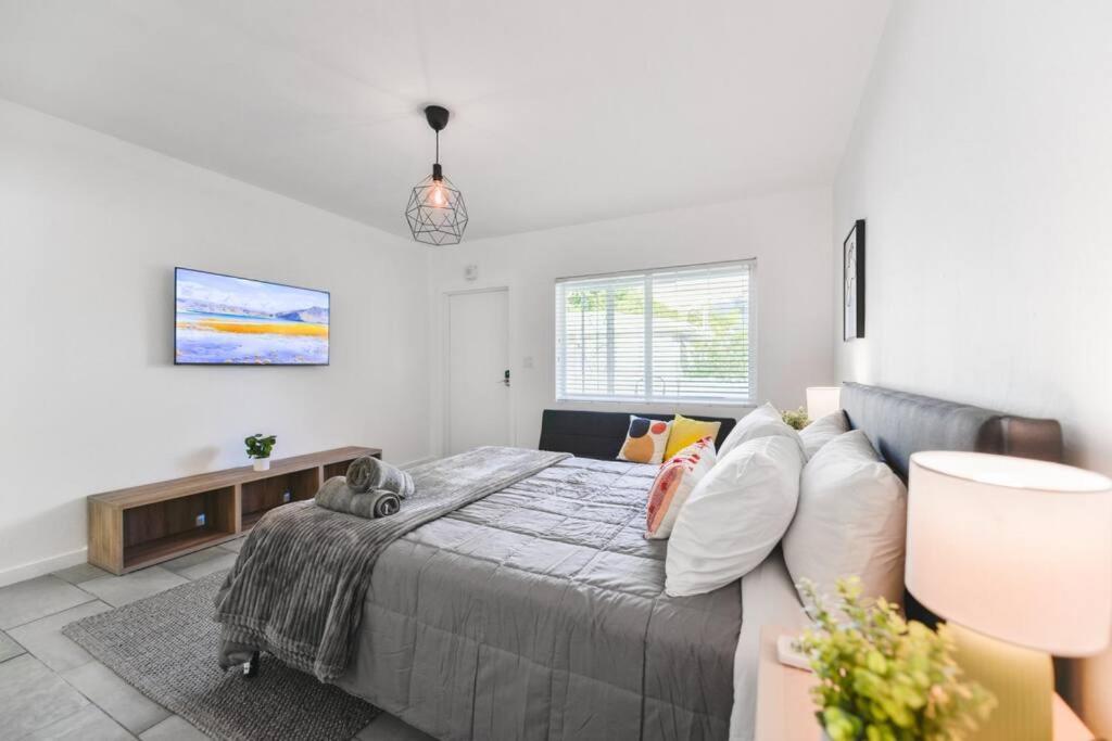 Amazing Studio 15 Min From The Beach Apartamento Miami